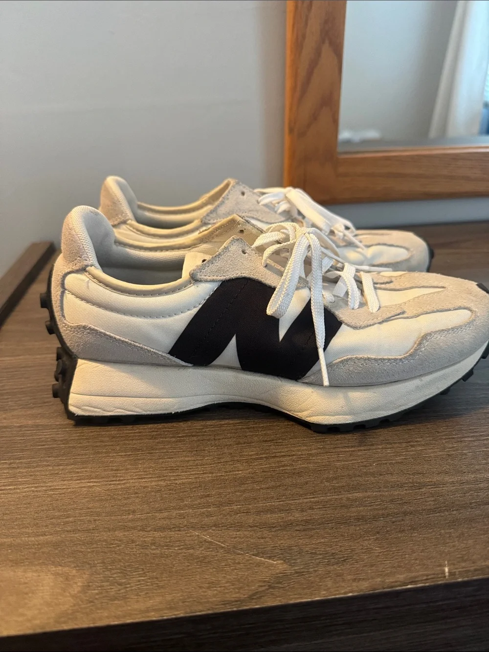 New Balance 327 - Picture 3 of 7